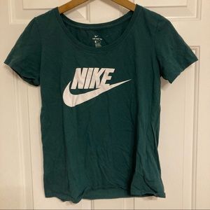 Nike turquoise graphic scoop neck t-shirt